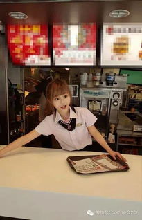 湖南一麻辣烫店因帅气店员走红