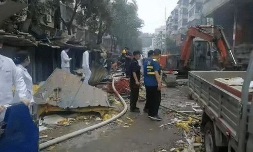 贵州两游船侧翻惨剧，目击者亲述骤降暴雨下的惊魂时刻